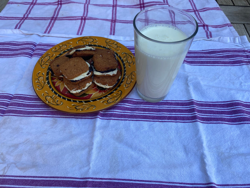{{product_title}} - Cookies Wagging Friends Boutique