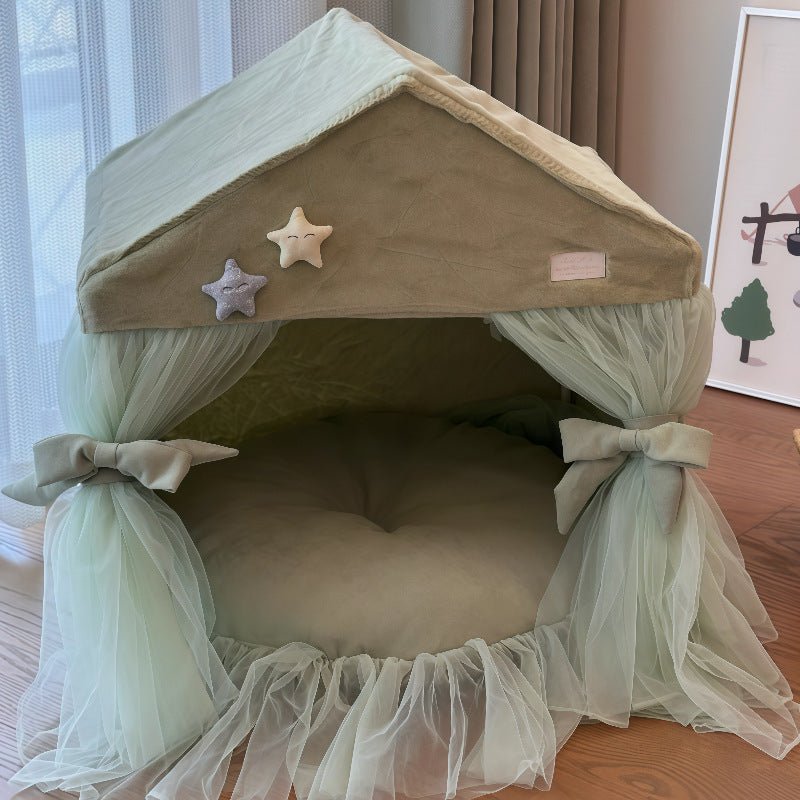 Mint green pet tent with star appliques and sheer ruffle skirt, bow ties