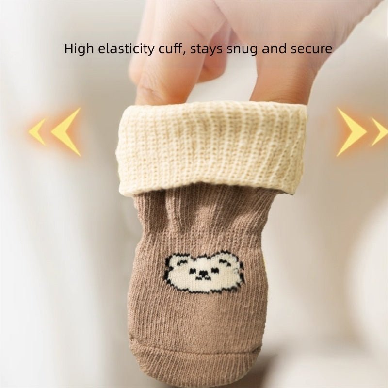 Brown dog socks with elastic beige cuff and smiling bear face knit detail